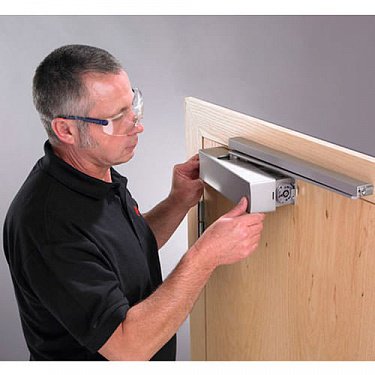 Установка дверных доводчиков Установка дверных доводчиков